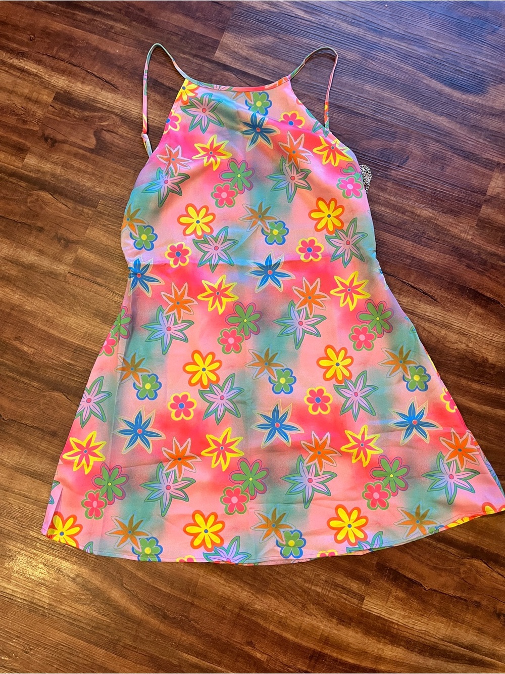 UO Halter top Floral Mini dress with chain detail. NWOT. Women’s SZ 12